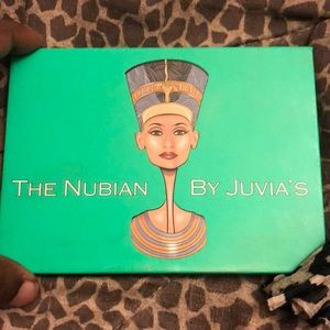 Julia’s place Nubian Eye palette
